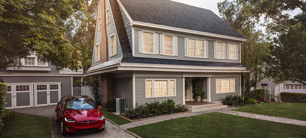 A Tesla új áramtermelő tetőcserepe minden befektetést megér!