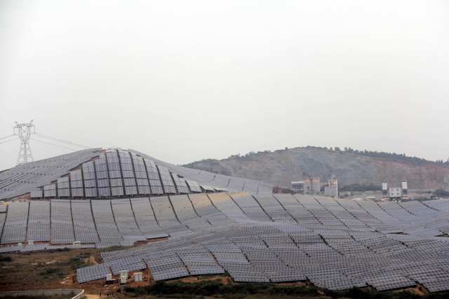 A világ legnagyobb napelem farmja van készülőben
