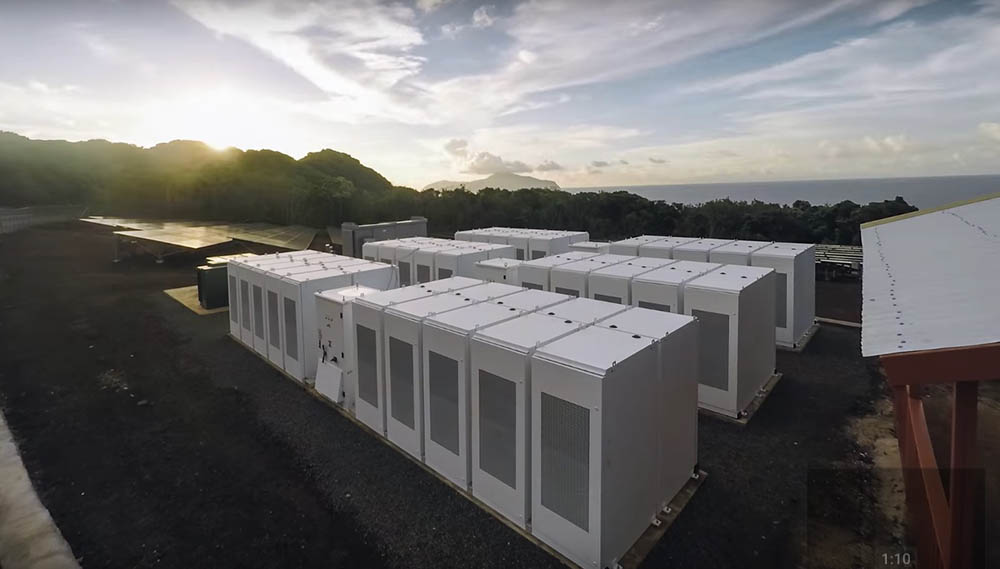 Fotovoltaikus rendszerrel segít a Tesla a hurrikán áldozatainak Puerto Ricoban