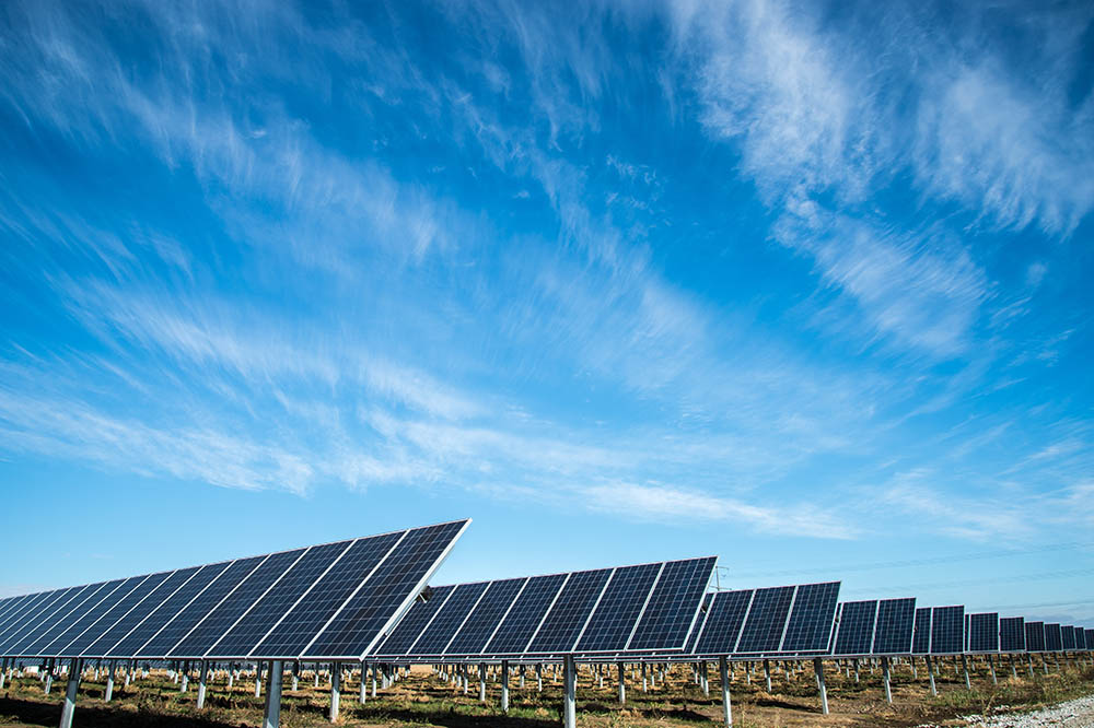 17 napelemparkot létesít egy holland cég Magyarországon 2020-ig